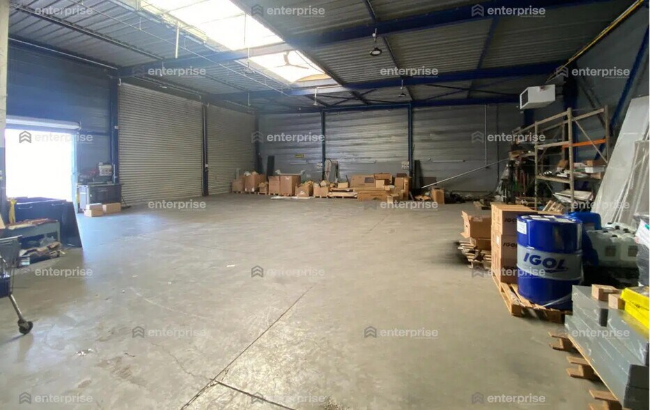 Local d’activités dans Compiègne à louer - Photo de l’immeuble – Image 2 sur 7