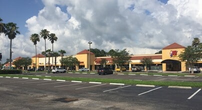 4955 W Irlo Bronson Memorial Hwy, Kissimmee, FL à louer Photo de l’immeuble– Image 2 sur 5
