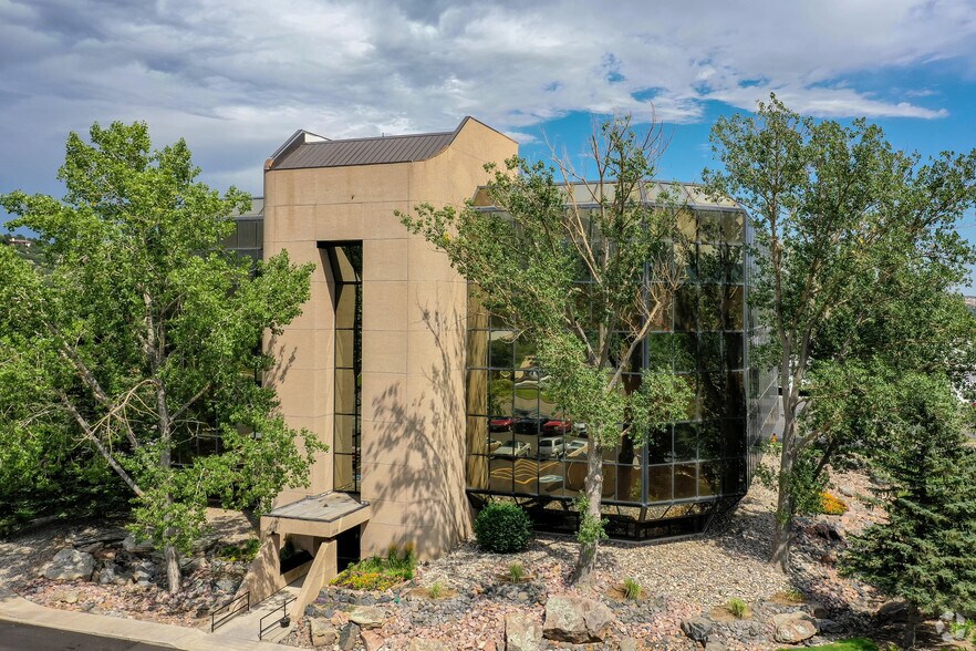 1115 Elkton Dr, Colorado Springs, CO à louer - Photo de l’immeuble – Image 3 sur 11