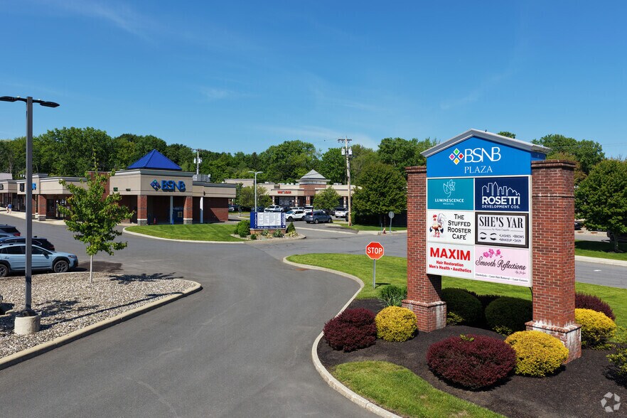 1202 Troy Schenectady Rd, Latham, NY à louer - Photo de l’immeuble – Image 3 sur 12