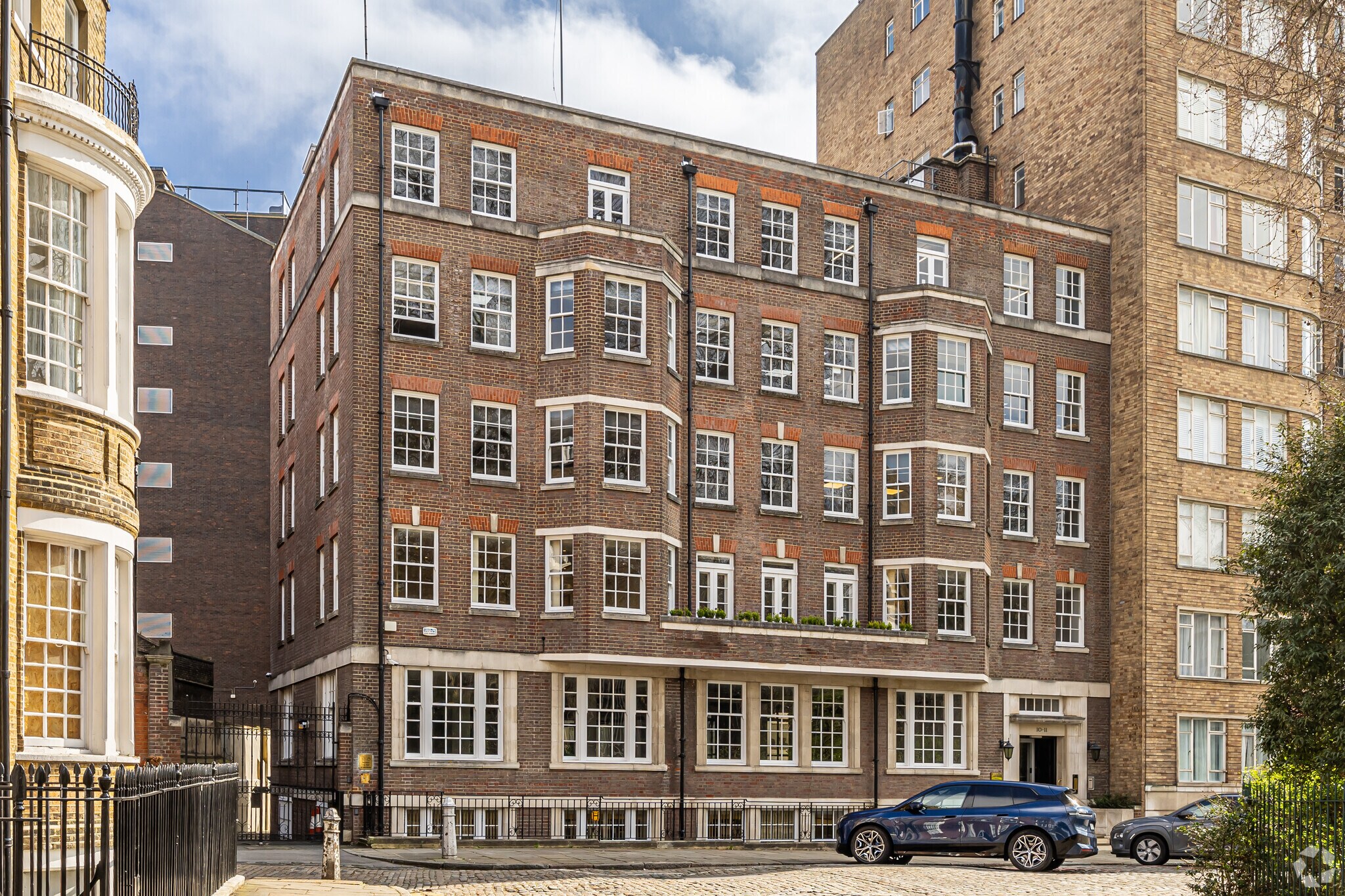 10-11 Charterhouse Sq, Londres à louer Photo de l’immeuble– Image 1 sur 7
