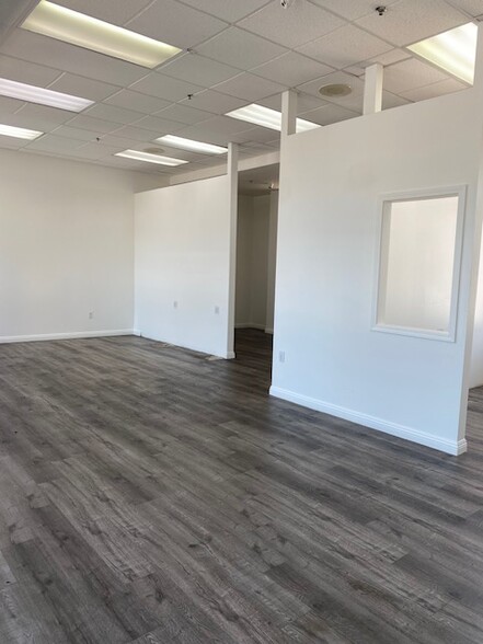 500-590 Long Beach Blvd, Long Beach, CA à louer - Photo de l’immeuble – Image 3 sur 23