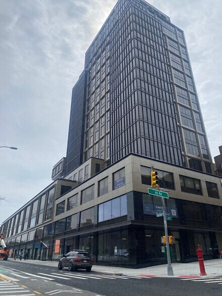 9808 Queens Blvd, Flushing, NY à louer - Photo de l’immeuble – Image 3 sur 36