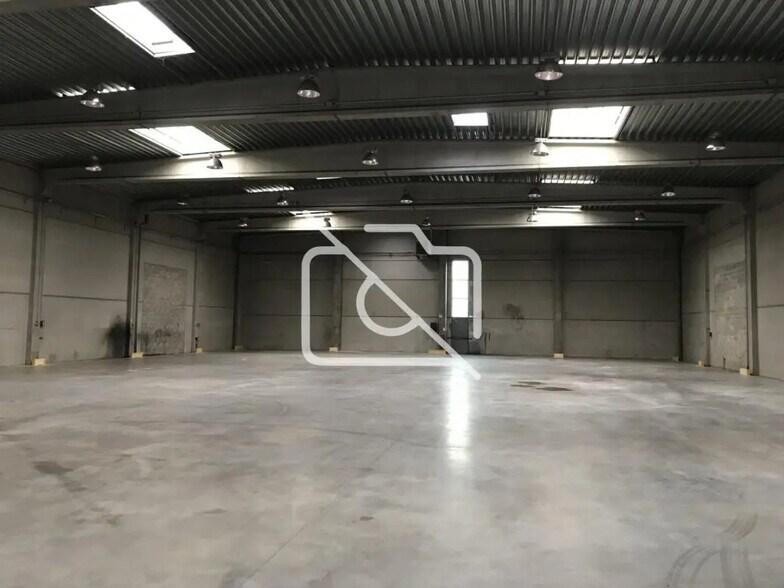 Industriel/Logistique dans Chilly-Mazarin à louer - Photo de l’immeuble – Image 2 sur 7