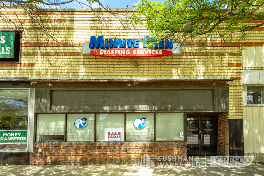 11630 Lorain Ave, Cleveland, OH à louer - Photo de l’immeuble – Image 1 sur 5