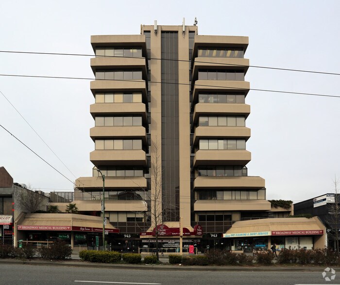 943 W Broadway, Vancouver, BC à vendre - Photo de l’immeuble – Image 3 sur 15