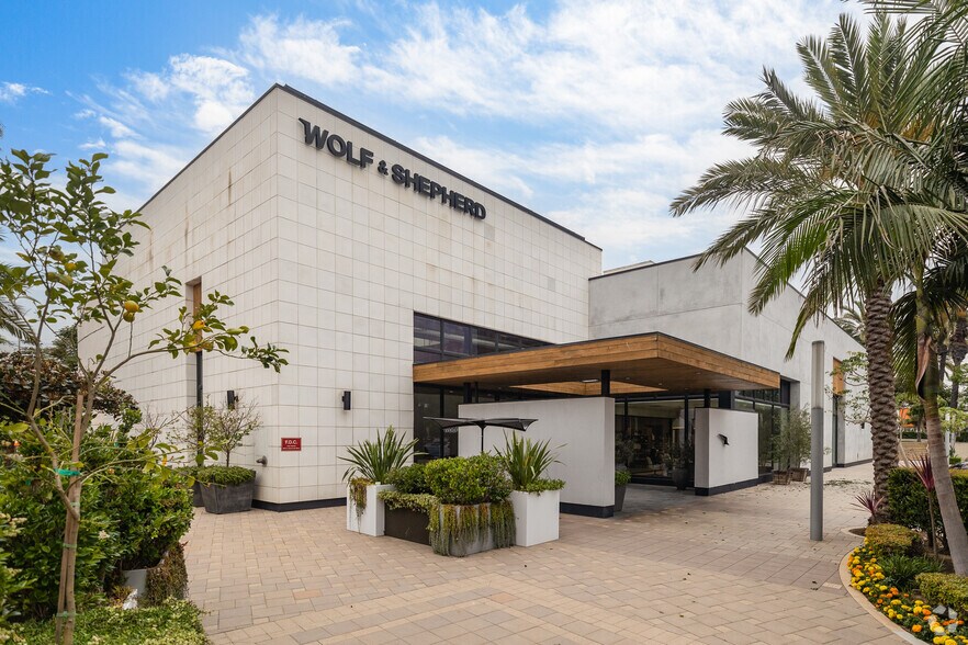 800 S Pacific Coast Hwy, El Segundo, CA à louer - Photo de l’immeuble – Image 2 sur 15