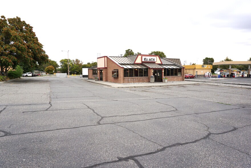 808 W Vineyard Dr, Kennewick, WA à vendre - Photo principale – Image 1 sur 14