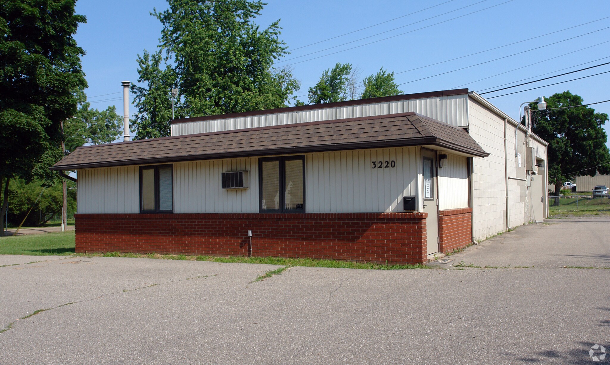 3220 W Auburn Rd, Rochester Hills, MI à vendre Photo principale– Image 1 sur 8