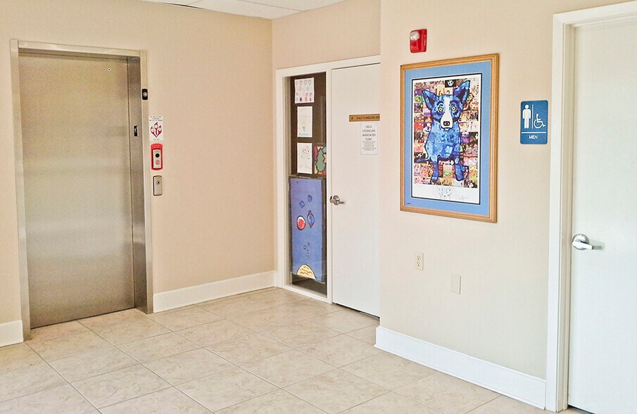 4641 Fairfield St, Metairie, LA à louer - Photo intérieure – Image 2 sur 16