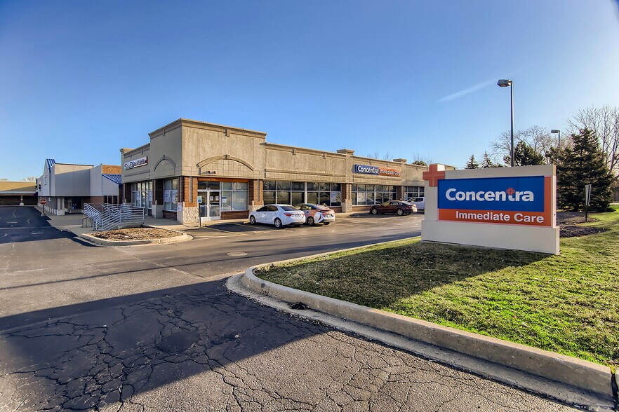 7409-7415 Cass Ave, Darien, IL à vendre - Photo de l’immeuble – Image 2 sur 8