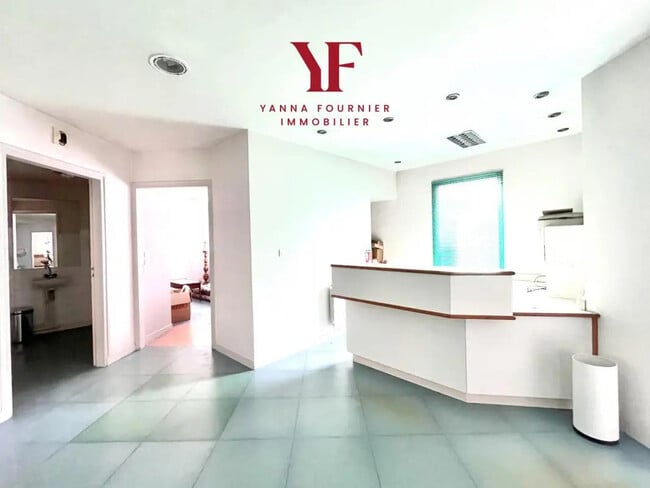 Plus de détails pour Local commercial à vendre