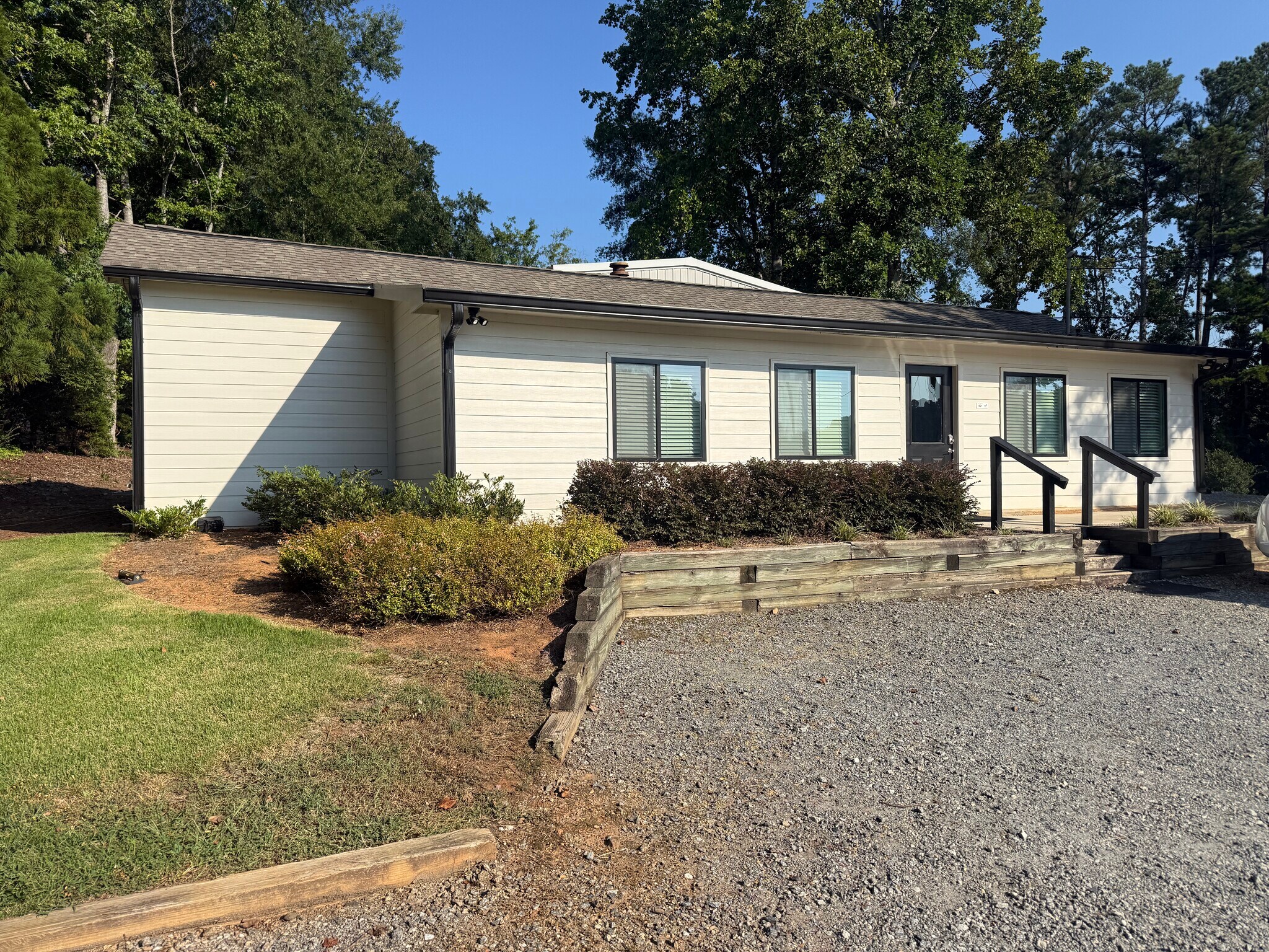 770 Dobbs Rd, Woodstock, GA à louer Photo de l’immeuble– Image 1 sur 3