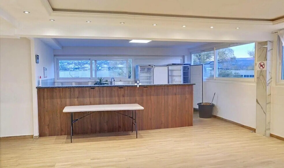 Bureau dans Cannes à vendre - Photo de l’immeuble – Image 2 sur 5