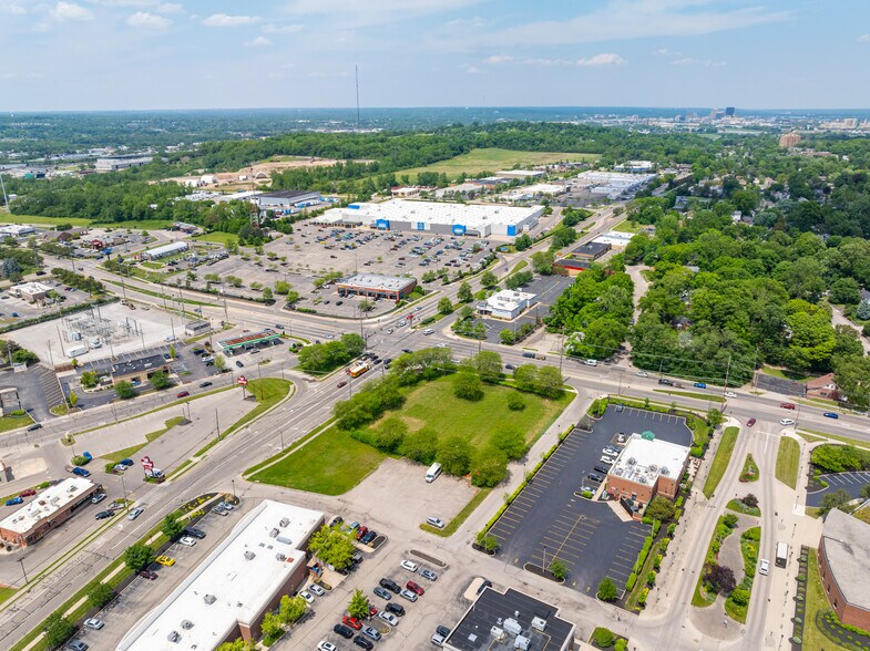 1490 W Dorothy Ln, Dayton, OH à vendre - Aérien – Image 2 sur 14