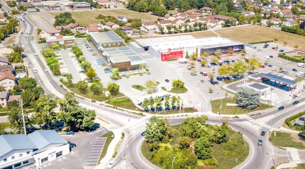 Local d’activités dans Saint-Denis-lès-Bourg à louer - Photo de l’immeuble – Image 2 sur 3