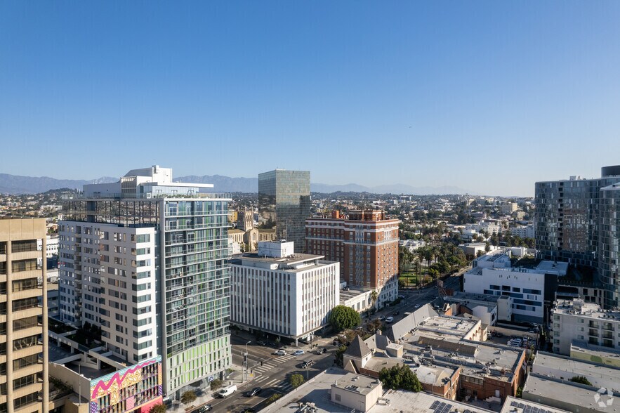 2975 Wilshire Blvd, Los Angeles, CA à louer - Aérien – Image 3 sur 19