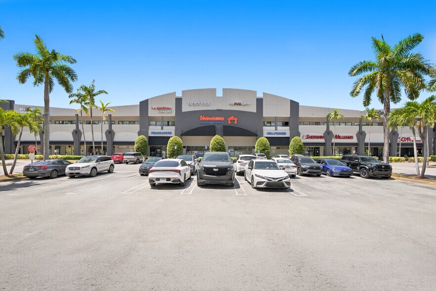 11402 Doral Blvd, Miami, FL à louer - Photo de l’immeuble – Image 1 sur 16