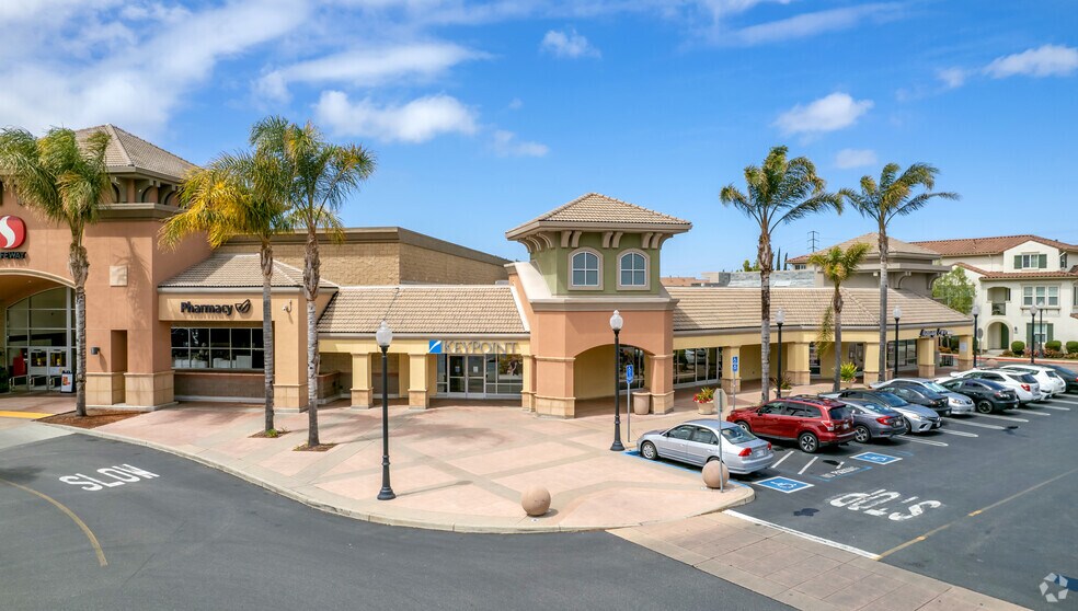 749 E Calaveras Blvd, Milpitas, CA à louer - Photo de l’immeuble – Image 3 sur 12