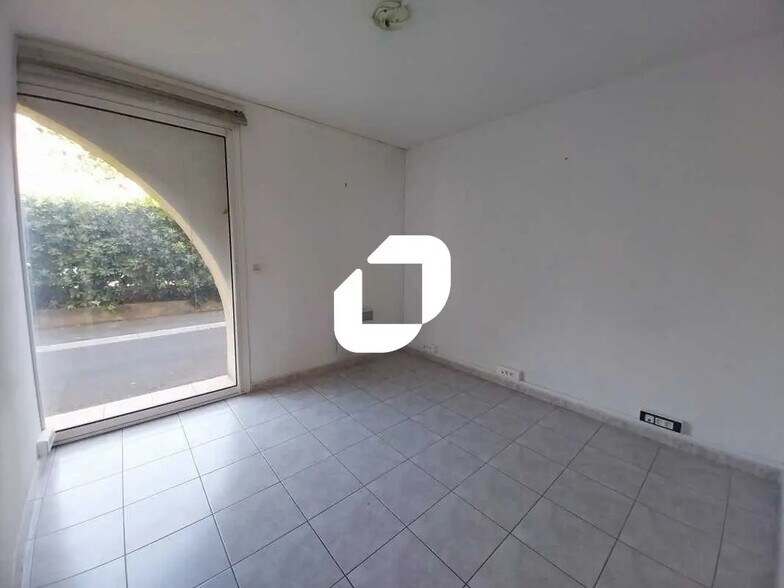 Bureau dans Béziers à vendre - Photo de l’immeuble – Image 3 sur 16