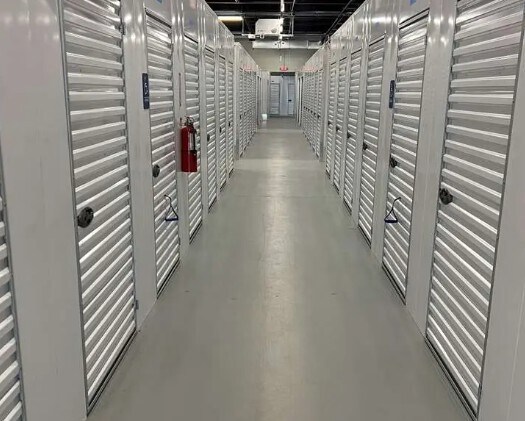 Extra Space Storage (3rd party managed) portefeuille de 3 biens à vendre sur LoopNet.fr - Photo intérieure – Image 3 sur 7