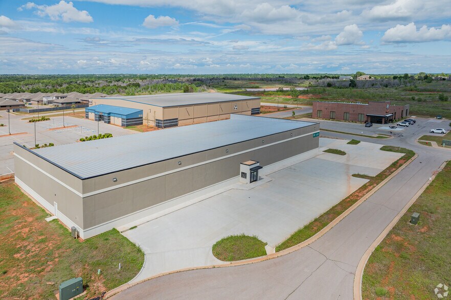 1137 E Hefner Rd, Oklahoma City, OK à vendre - Photo principale – Image 1 sur 6