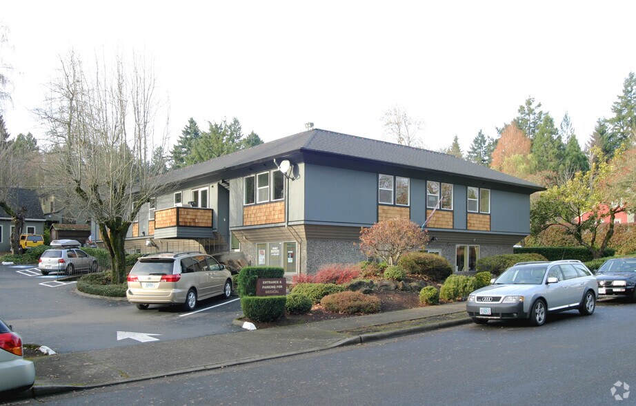 630 B Ave, Lake Oswego, OR à louer - Photo de l’immeuble – Image 2 sur 10