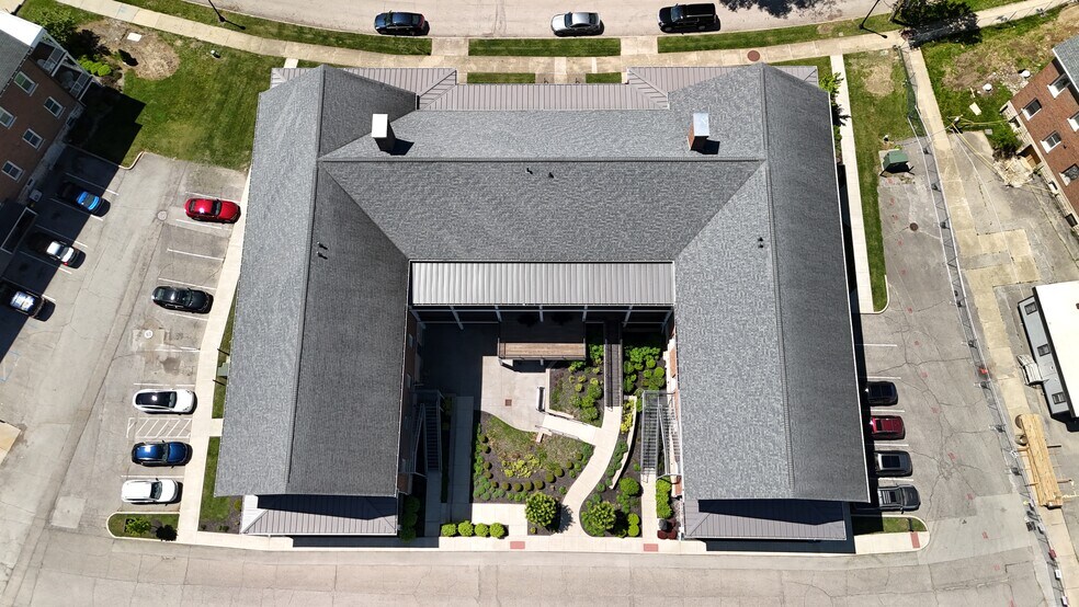 5719 Lawton Loop East Dr, Indianapolis, IN à louer - Photo de l’immeuble – Image 3 sur 9