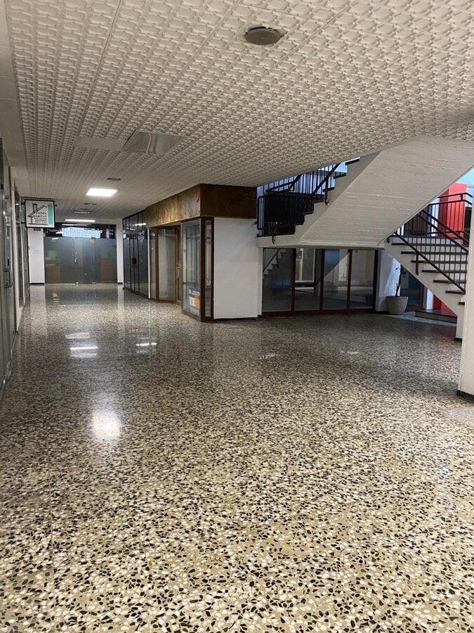 Sant Feliu de Llobregat, BAR 08980 - Lot - - - Photo intérieure - Image 2 of 12