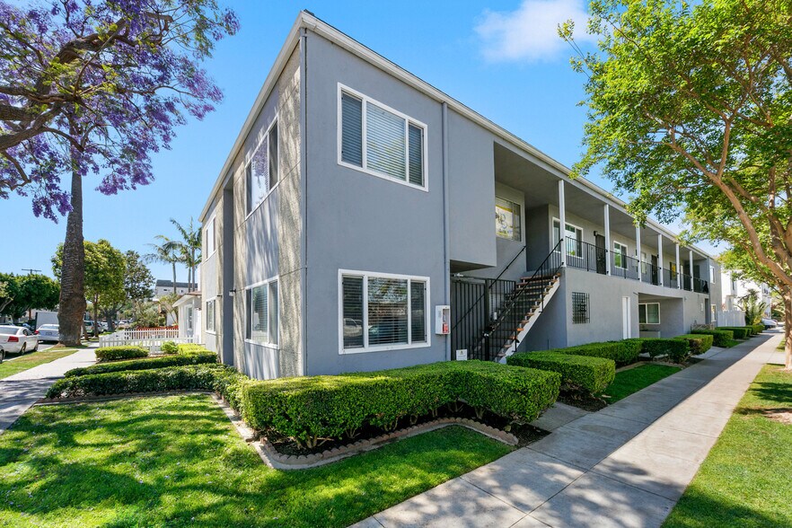 539 Coronado Ave, Long Beach, CA à vendre - Photo de l’immeuble – Image 3 sur 26