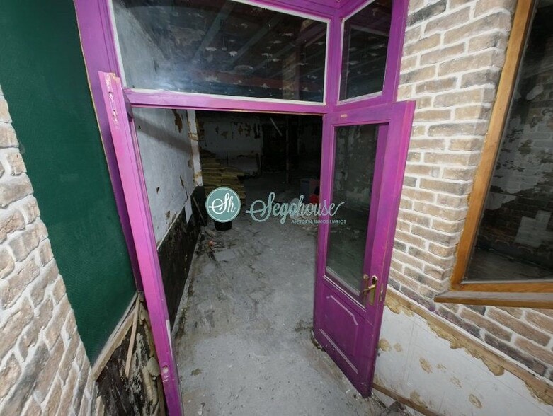 Immeuble residentiel dans Segovia, Segovia à vendre - Photo intérieure – Image 2 sur 6