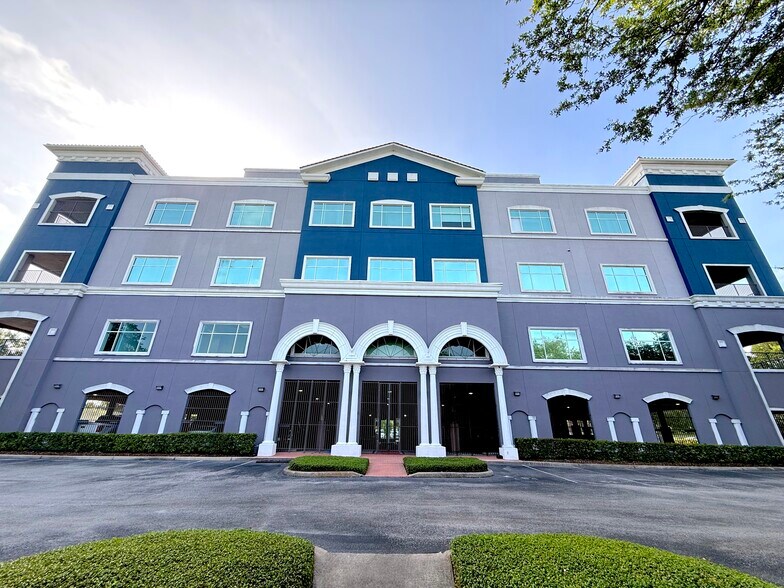 1743 Park Center Dr, Orlando, FL à louer - Photo de l’immeuble – Image 1 sur 69
