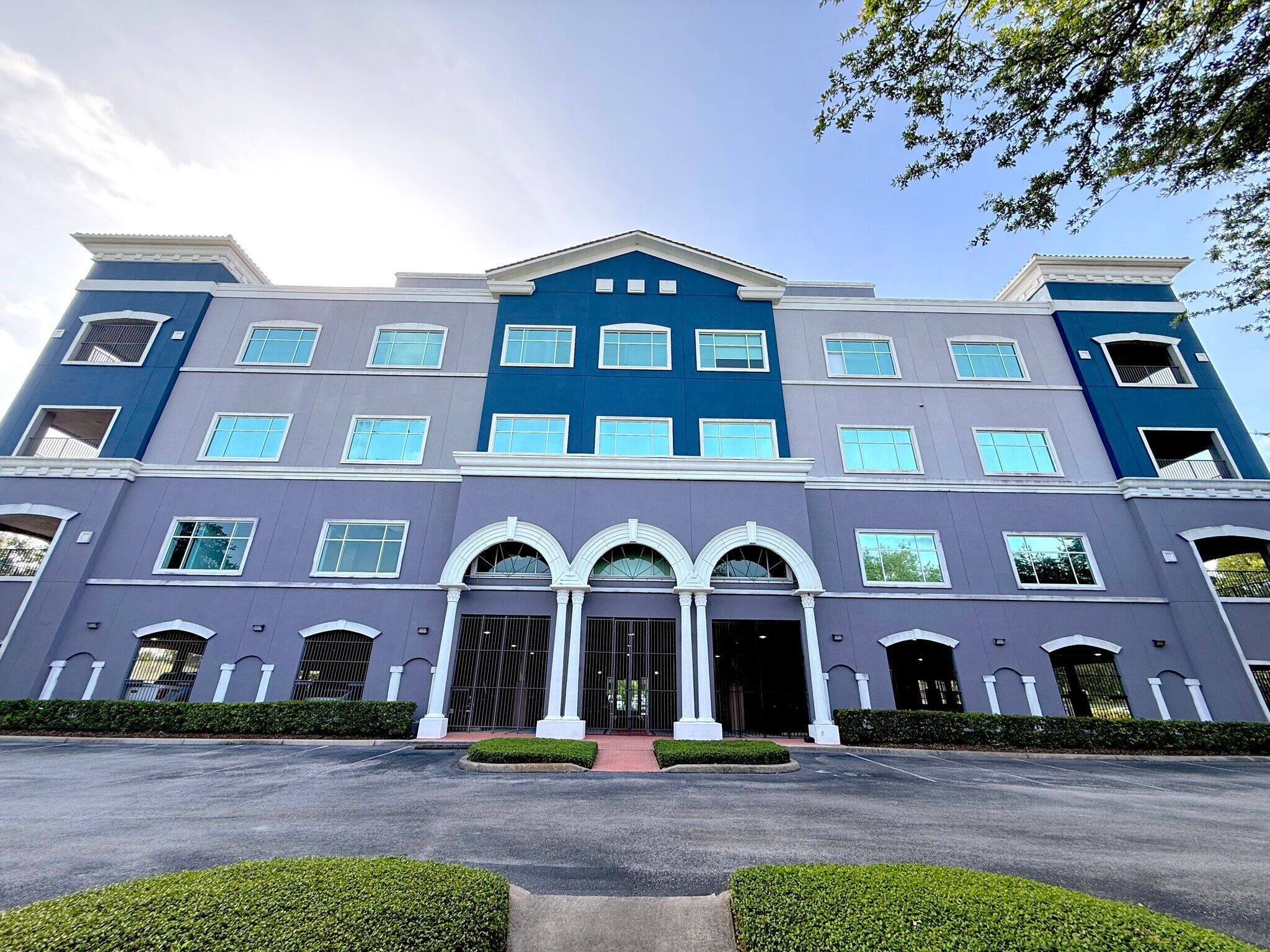 1743 Park Center Dr, Orlando, FL à louer Photo de l’immeuble– Image 1 sur 70