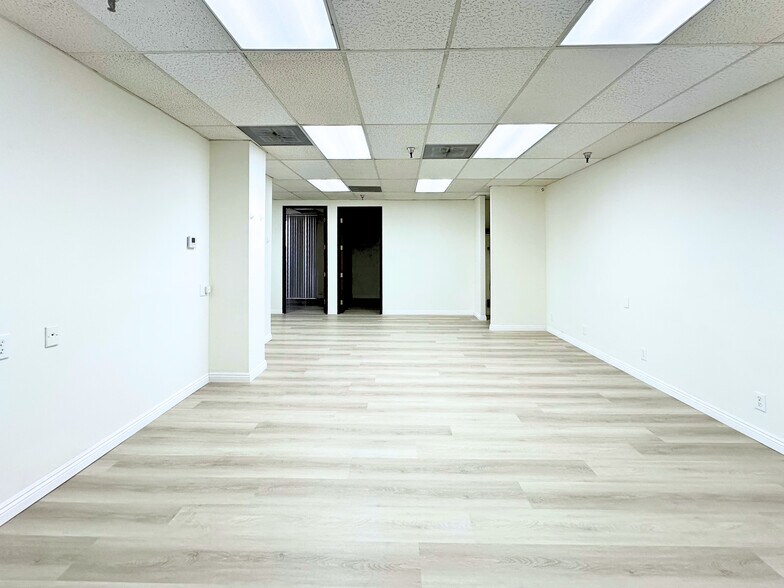 430 S Garfield Ave, Alhambra, CA à louer - Photo intérieure – Image 3 sur 17
