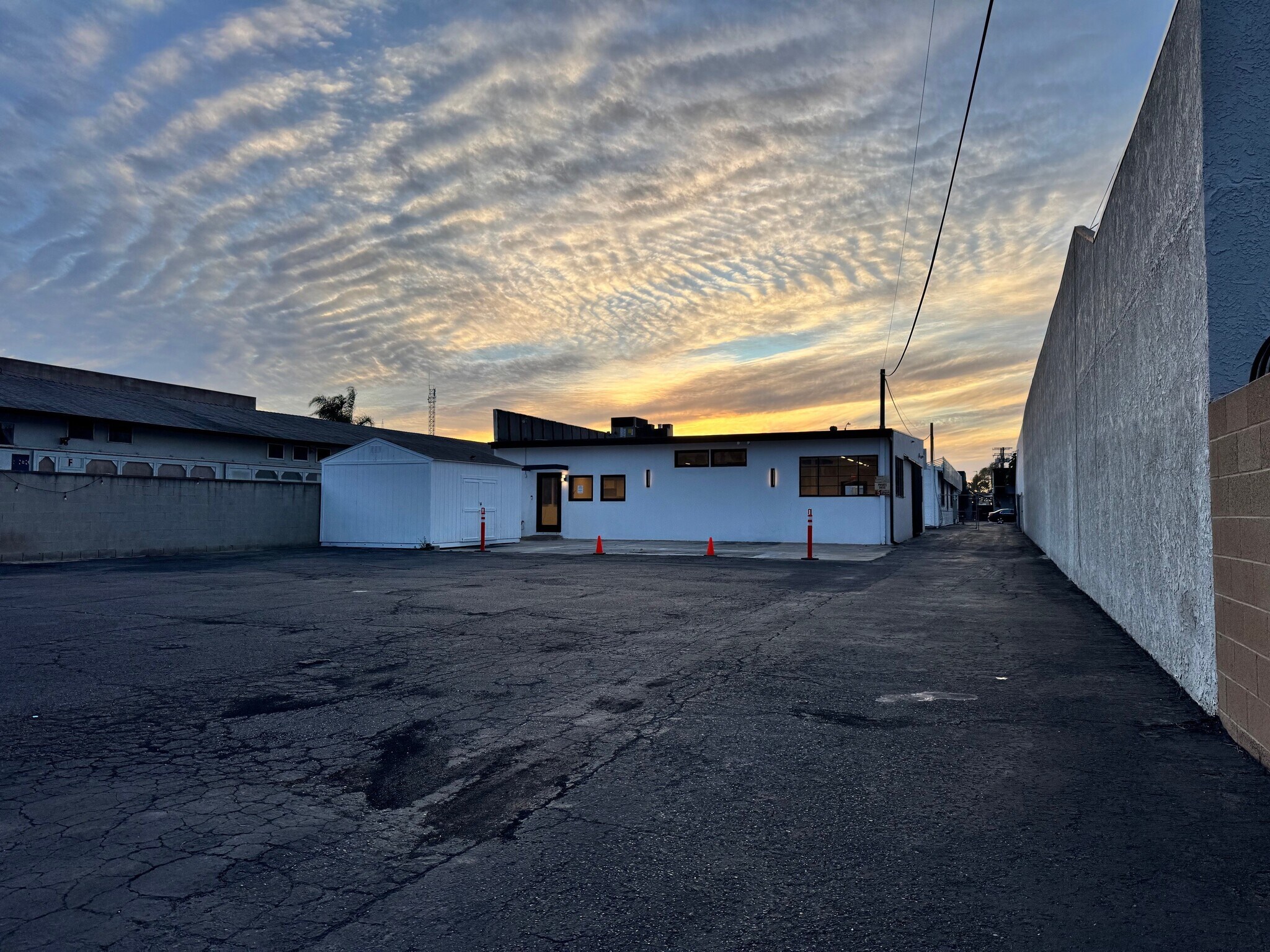 1984 Placentia Ave, Costa Mesa, CA à louer Photo principale– Image 1 sur 6