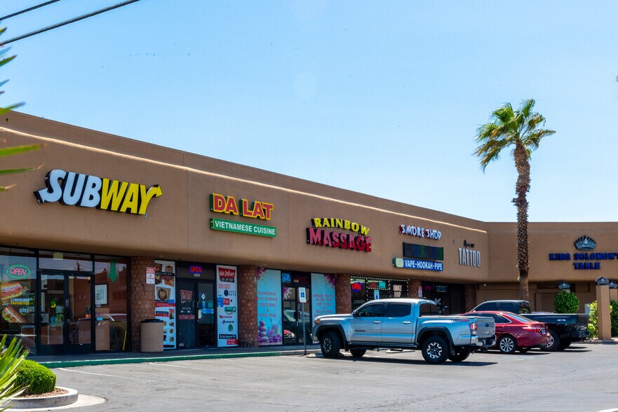 4551-4583 W Flamingo Rd, Las Vegas, NV à louer - Photo de l’immeuble – Image 2 sur 5