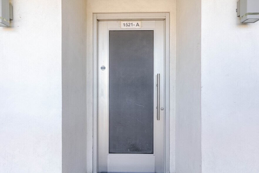 1519-1521 W Glenoaks Blvd, Glendale, CA à louer - Photo de l’immeuble – Image 2 sur 25