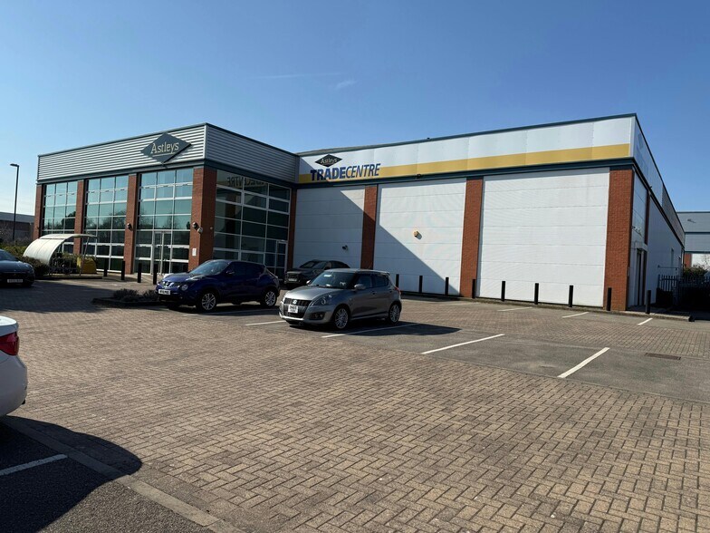 Renown Ave, Coventry à vendre - Photo de l’immeuble – Image 2 sur 10