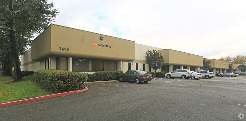 1495-1497 Zephyr Ave, Hayward, CA à louer - Photo de l’immeuble – Image 2 sur 19