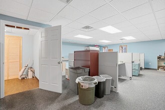 174 Davis St, Douglas, MA à louer Photo intérieure– Image 1 sur 11