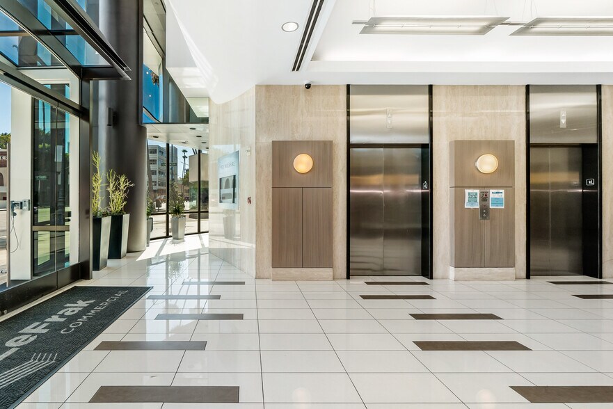 9701 Wilshire Blvd, Beverly Hills, CA à louer - Photo de l’immeuble – Image 3 sur 4