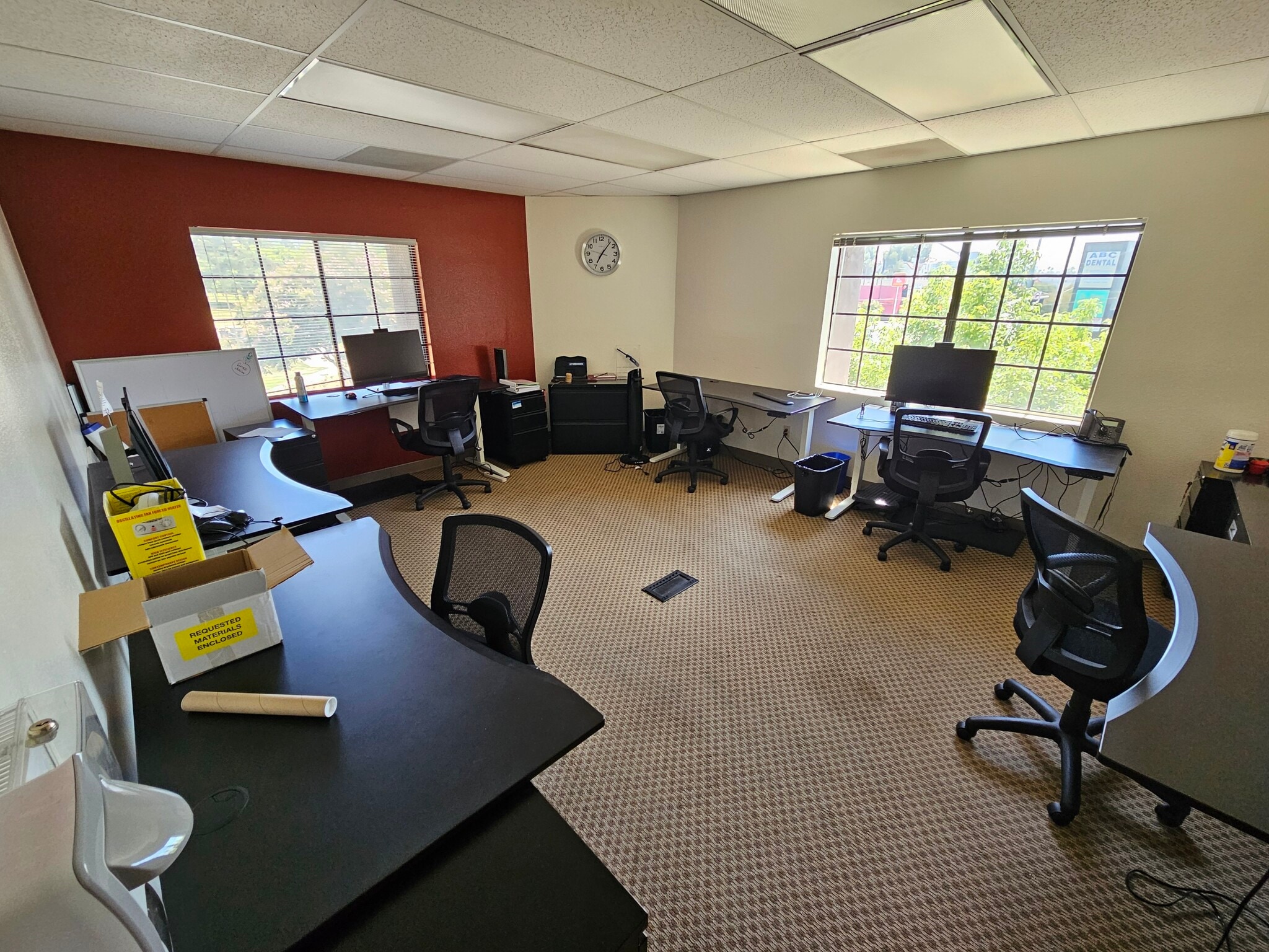 1405 N San Fernando Blvd, Burbank, CA à louer Photo intérieure– Image 1 sur 5