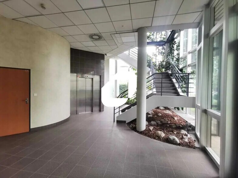 16 Rue Georges Besse, Antony à louer - Photo de l’immeuble – Image 2 sur 18
