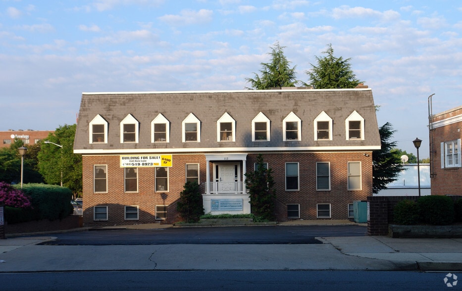 113 Park Ave, Falls Church, VA à louer - Photo principale – Image 1 sur 17