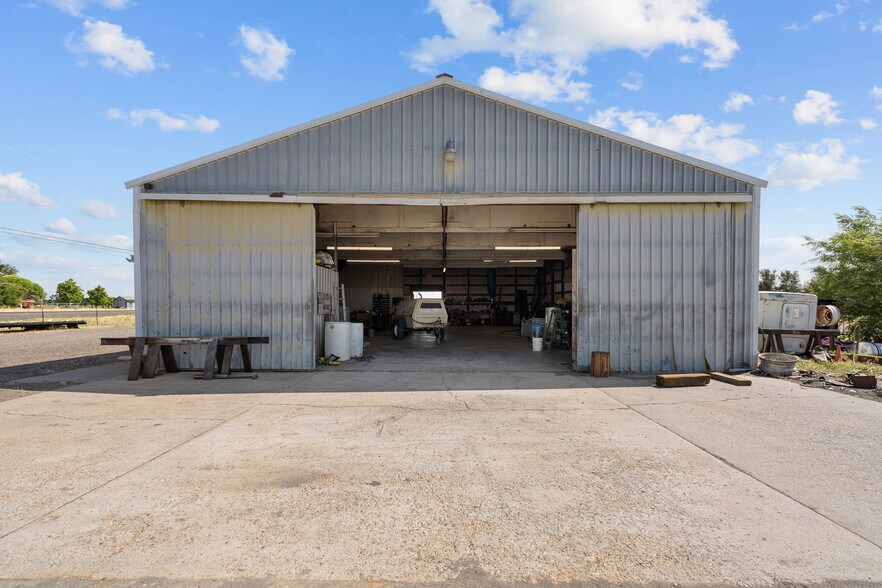 78745 Westland Rd, Hermiston, OR à vendre - Photo de l’immeuble – Image 2 sur 7