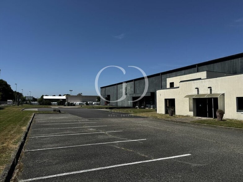 772 Rue De L'Industrie, Saint-André-de-Corcy à vendre - Photo de l’immeuble – Image 3 sur 10