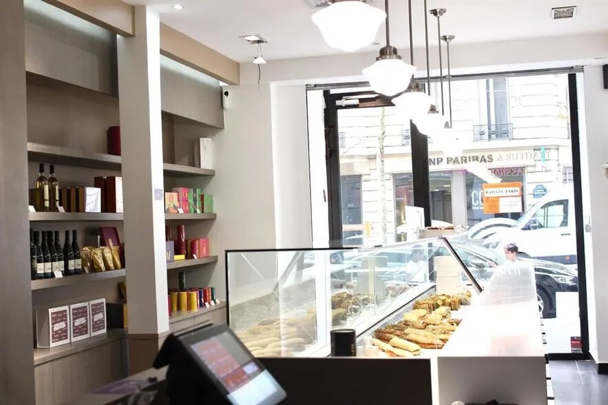 Local commercial dans Paris à louer - Photo de l’immeuble – Image 1 sur 4