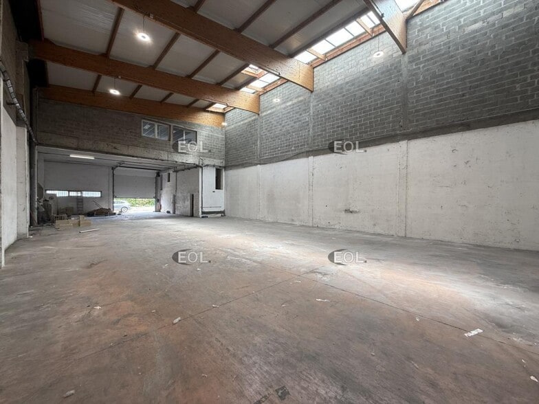 Local d'activités dans Pontault-Combault à vendre - Photo intérieure – Image 2 sur 14