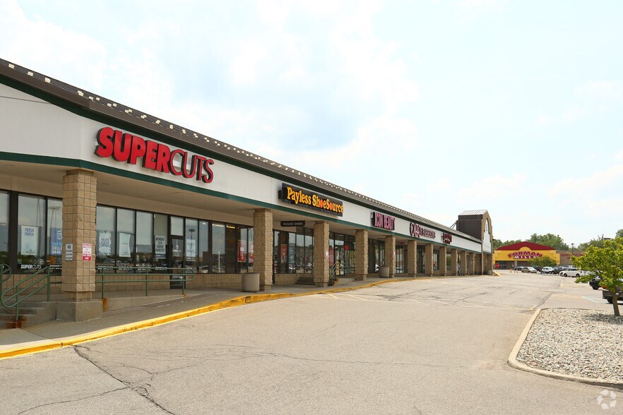3527-3593 Miller Rd, Flint, MI à louer - Photo de l’immeuble – Image 2 sur 18