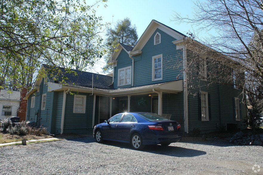 510 W John St, Matthews, NC à vendre - Photo de l’immeuble – Image 3 sur 39